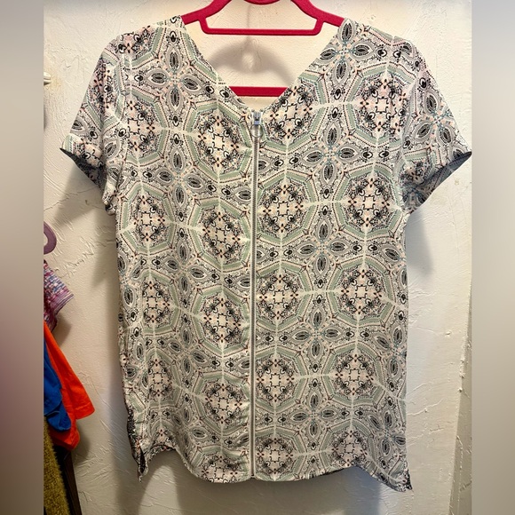 Maurices White and Green Blouse with Playful Pattern and Short Sleeves - Picture 5 of 10